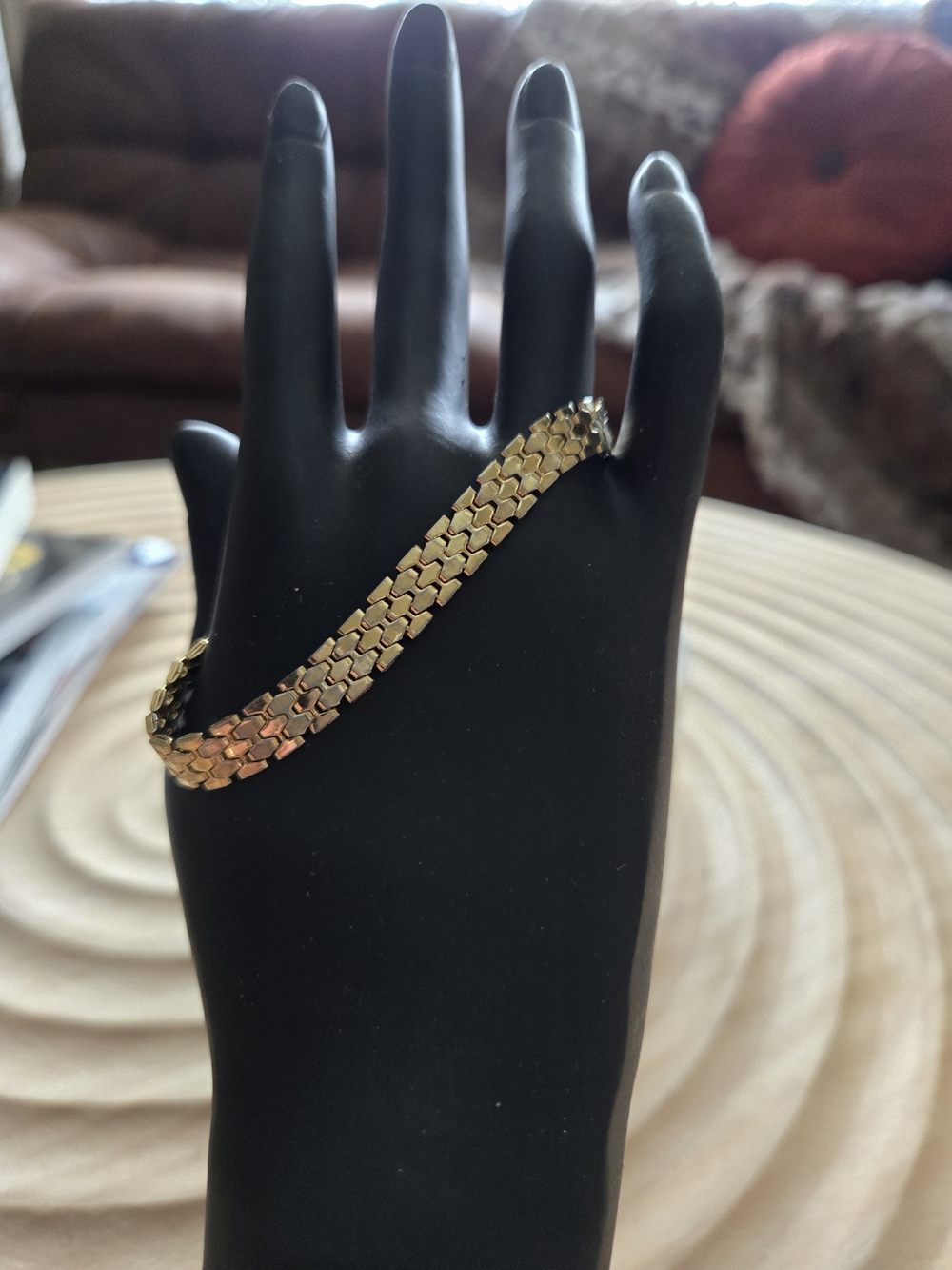 Retro Style Unsigned Gold Tone Honeycomb Link Fashion Bracelet